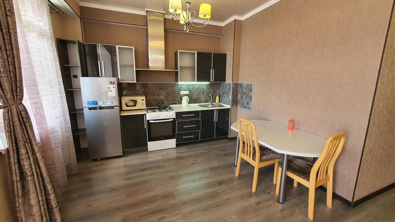 Orange Apartment With Panoramic View Bisjkek Buitenkant foto